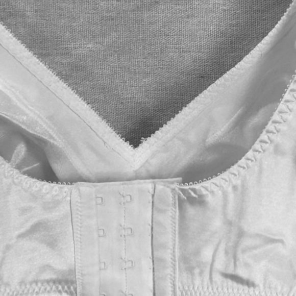 Bali Double Support Wireless Bra White Size 40C - Picture 3 of 4